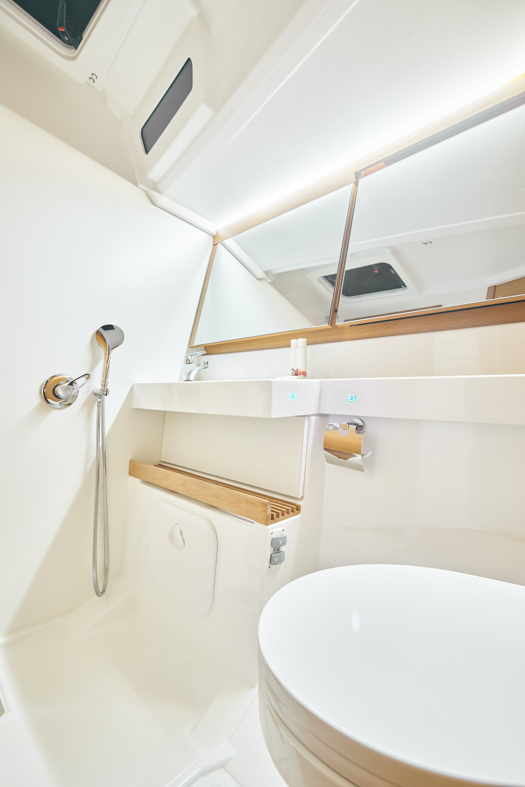 Photo #13 - Sun Odyssey 440 (Nymeria | Water-maker, Solar Panel, Teak Cockpit) en Atenas - 13069