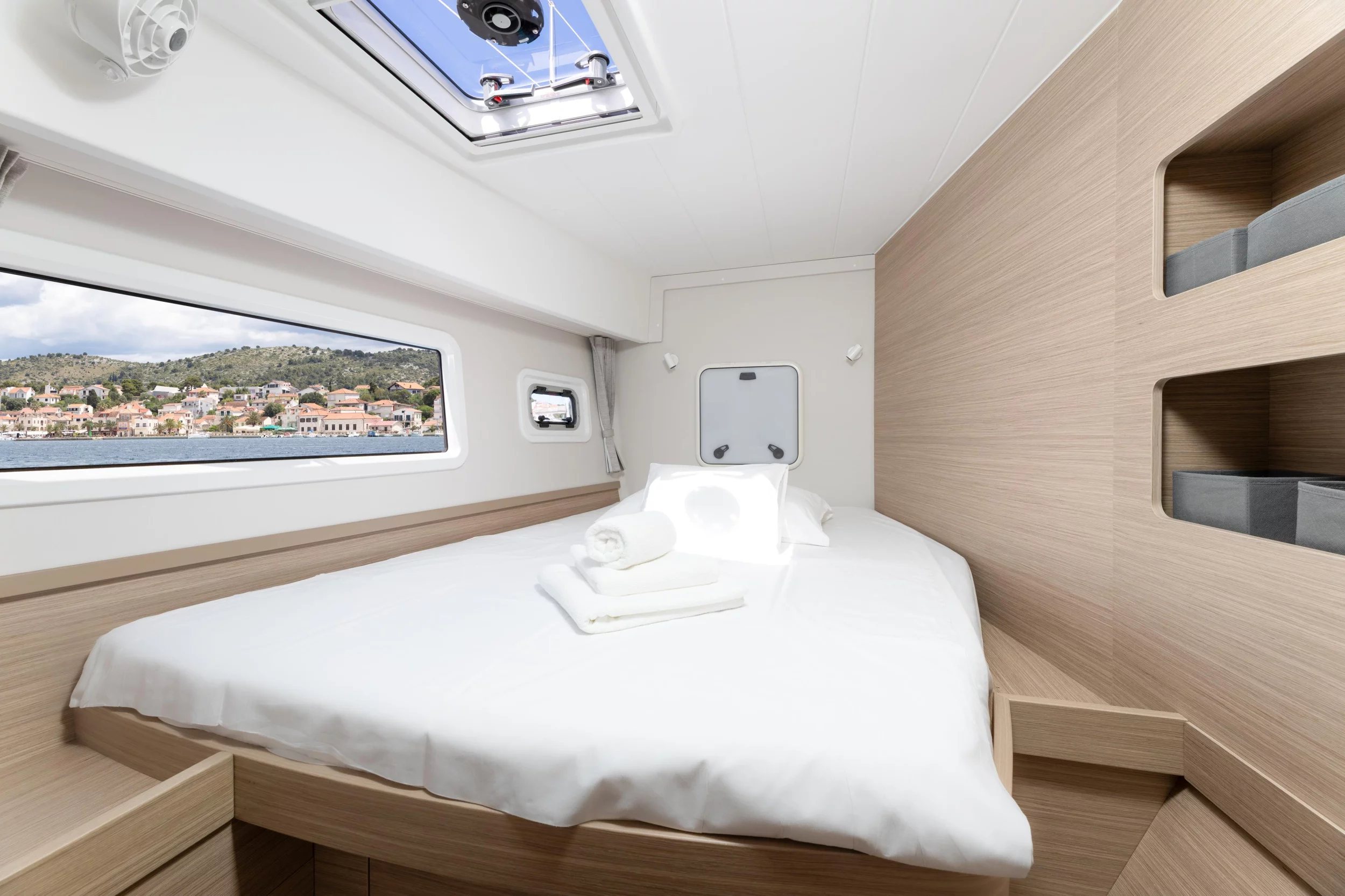 Lagoon 42 Millenium (LADY AURORA)  - 3