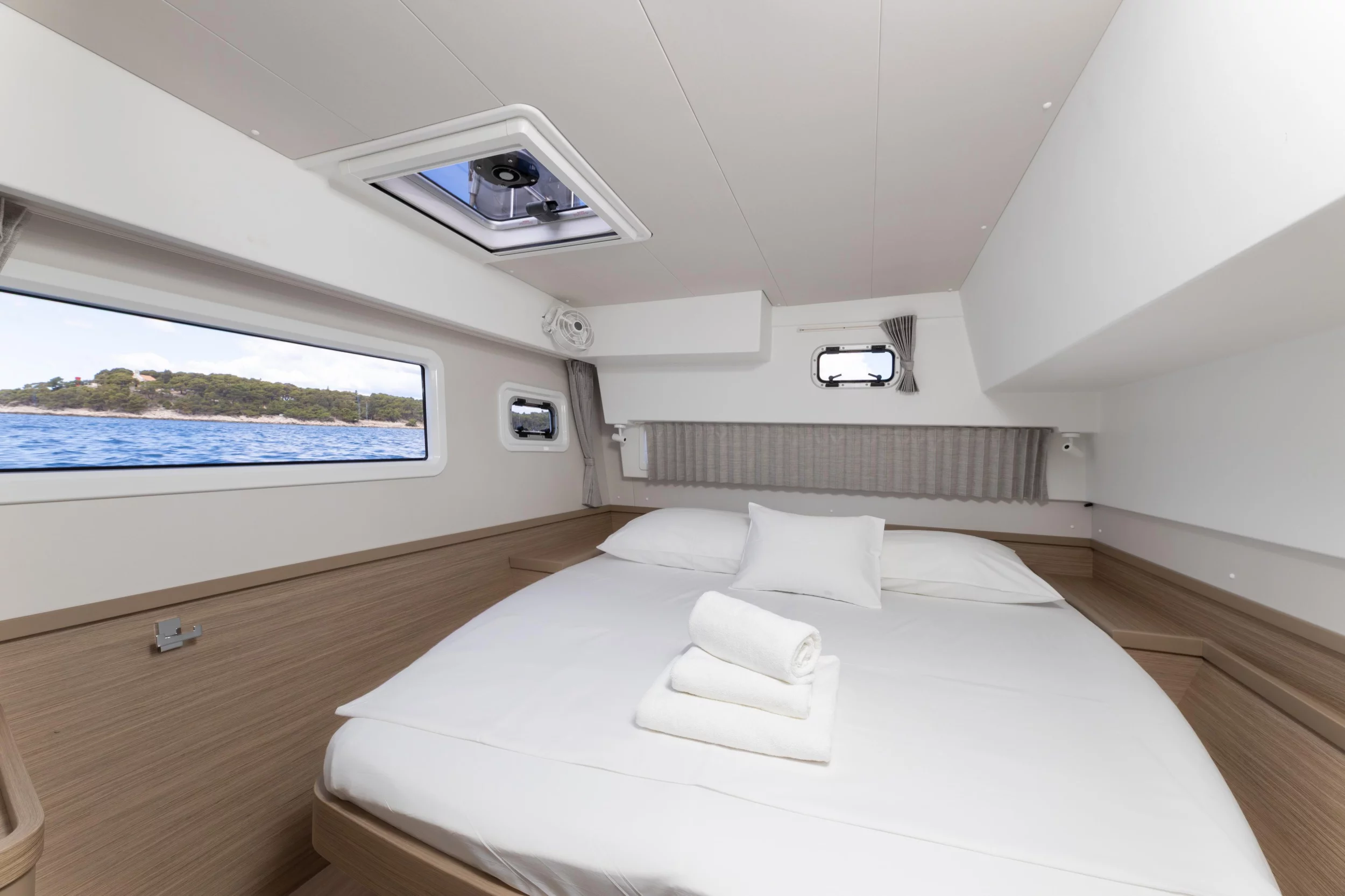 Lagoon 42 Millenium (LADY AURORA)  - 24