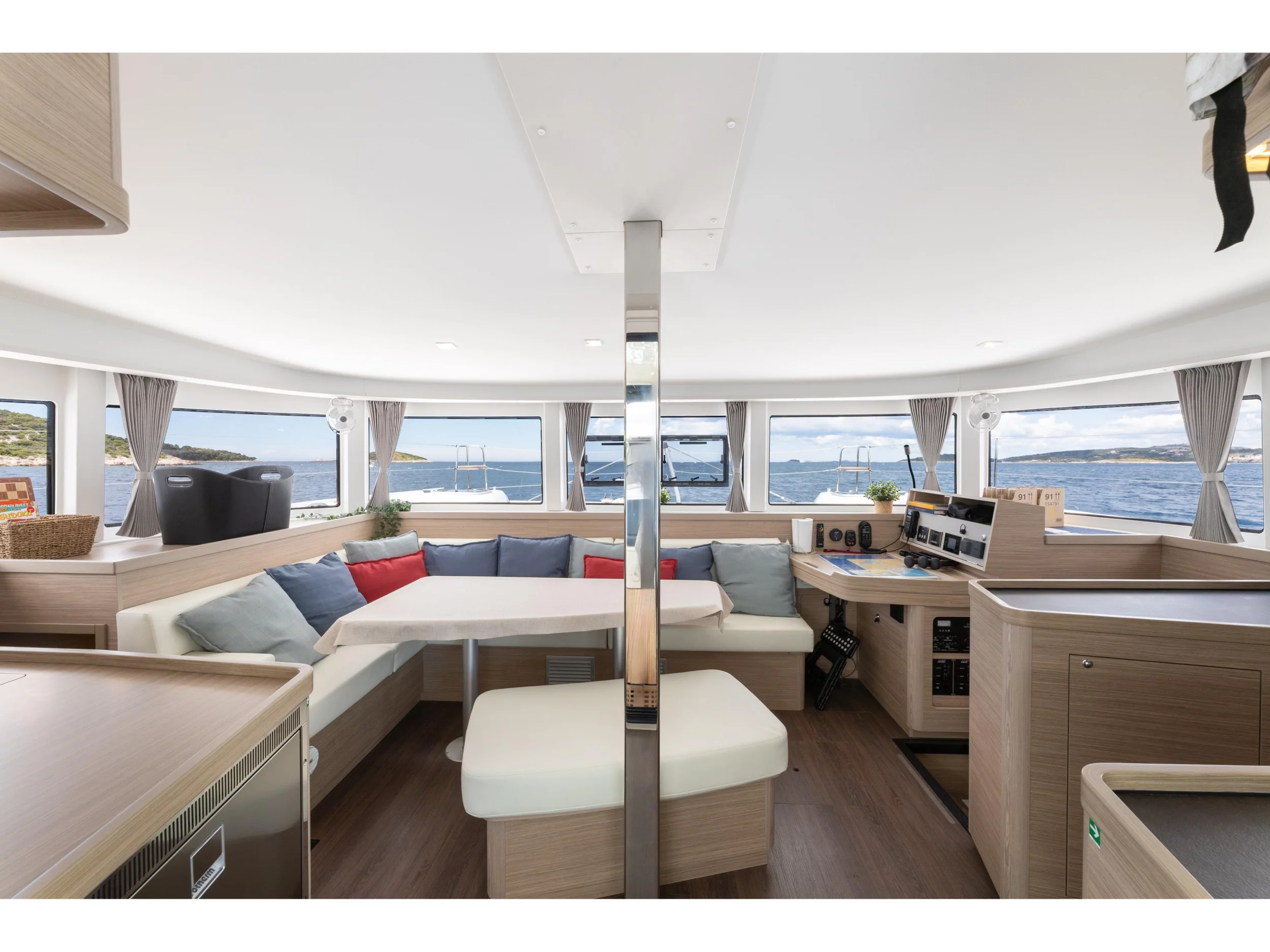 Lagoon 42 Millenium (LADY AURORA) Interior image - 22