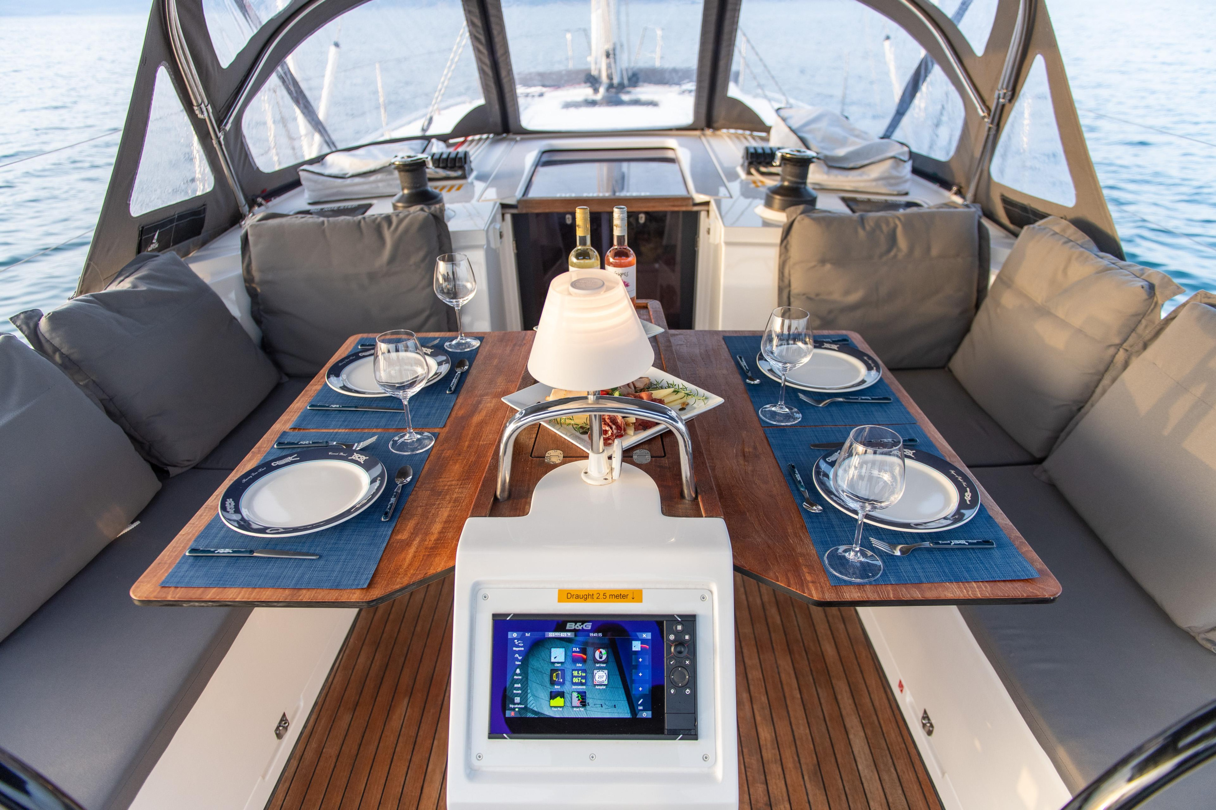 Photo #22 - Bavaria C42 (Karpouzi |, Bow Thruster, Full teak deck) in Preveza - 13468
