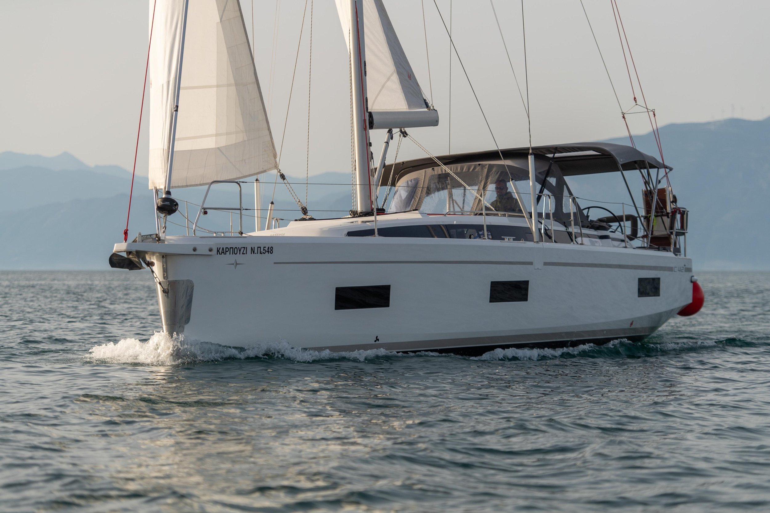 Photo #5 - Bavaria C42 (Karpouzi |, Bow Thruster, Full teak deck) in Preveza - 13468