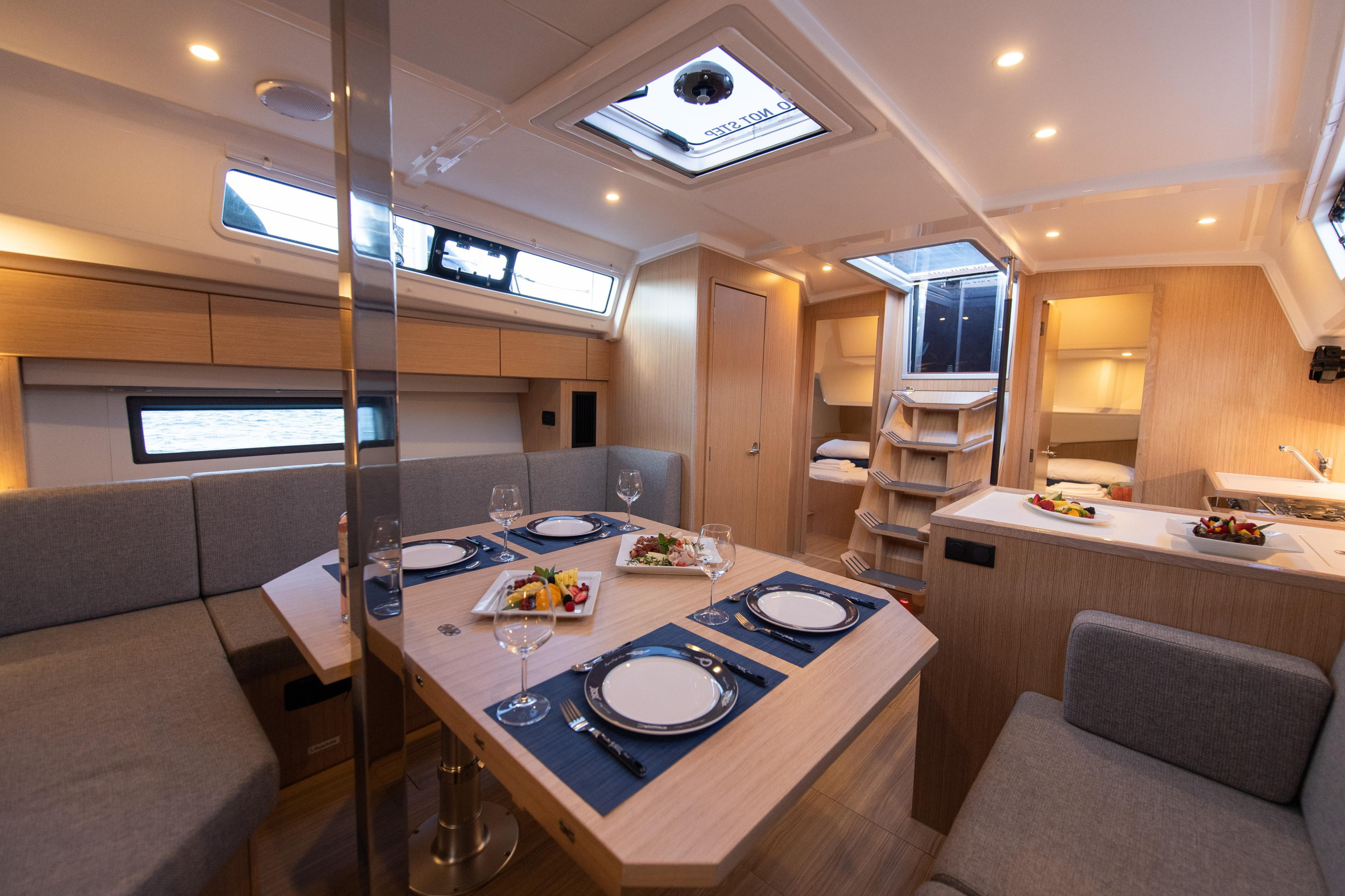 Photo #13 - Bavaria C42 (Karpouzi |, Bow Thruster, Full teak deck) in Preveza - 13468