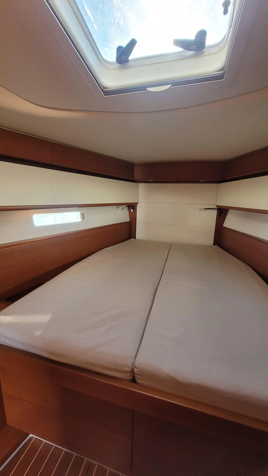 Italia Yachts 13.98 (Papillon)  - 16
