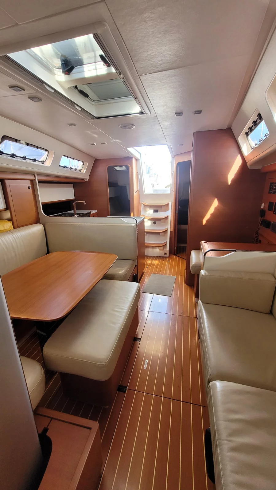 Italia Yachts 13.98 (Papillon)  - 3