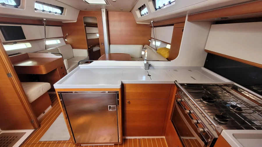 Italia Yachts 13.98 (Papillon)  - 7