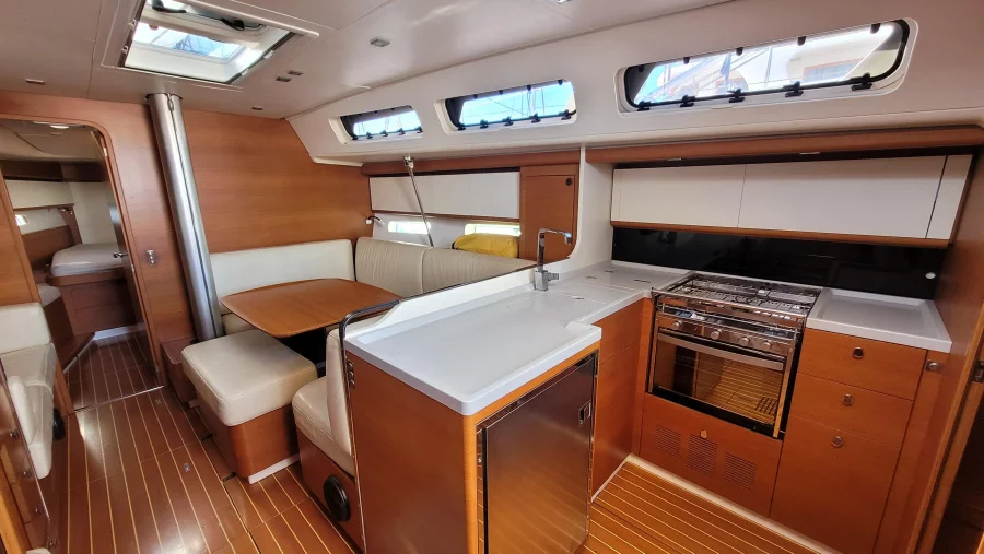 Italia Yachts 13.98 (Papillon)  - 10