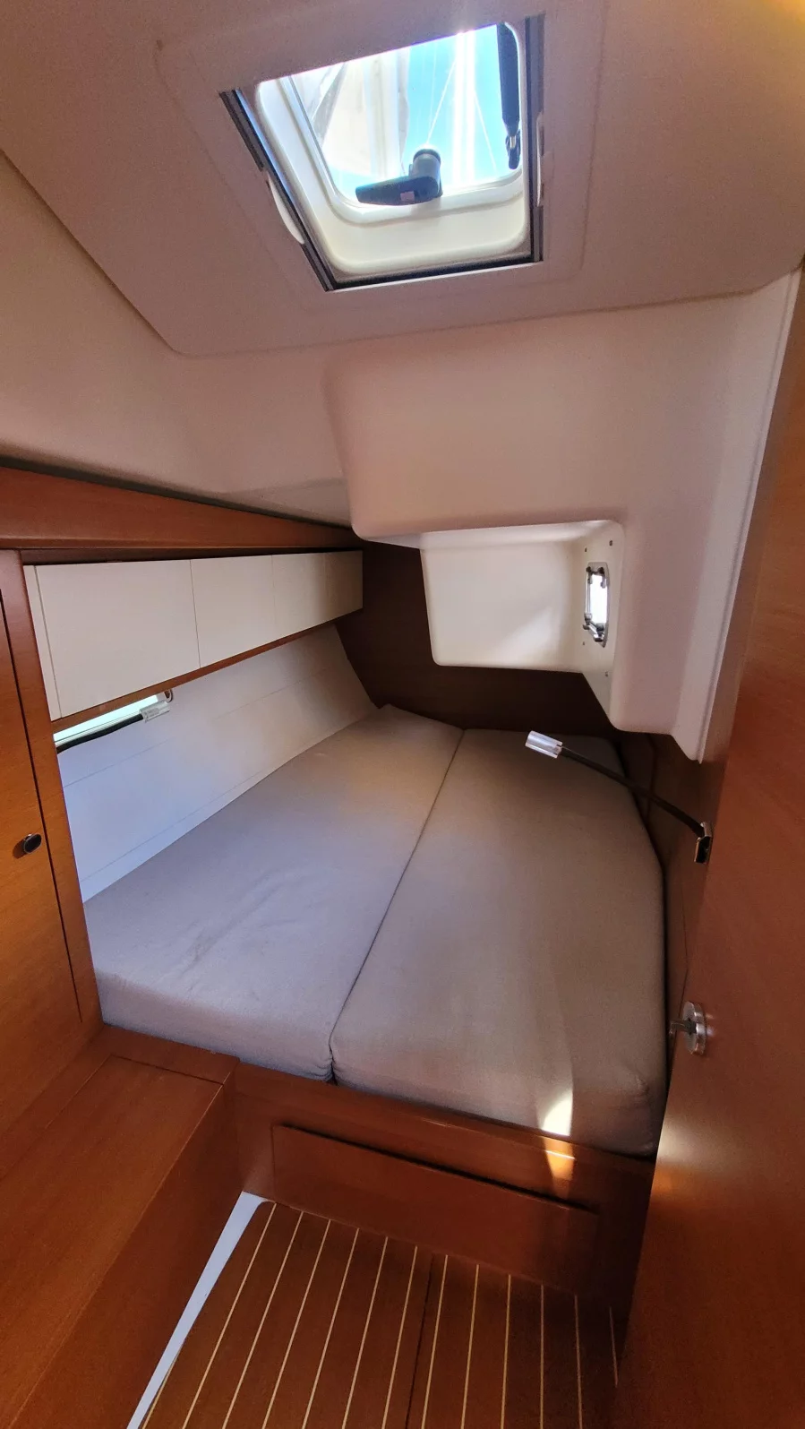 Italia Yachts 13.98 (Papillon)  - 22