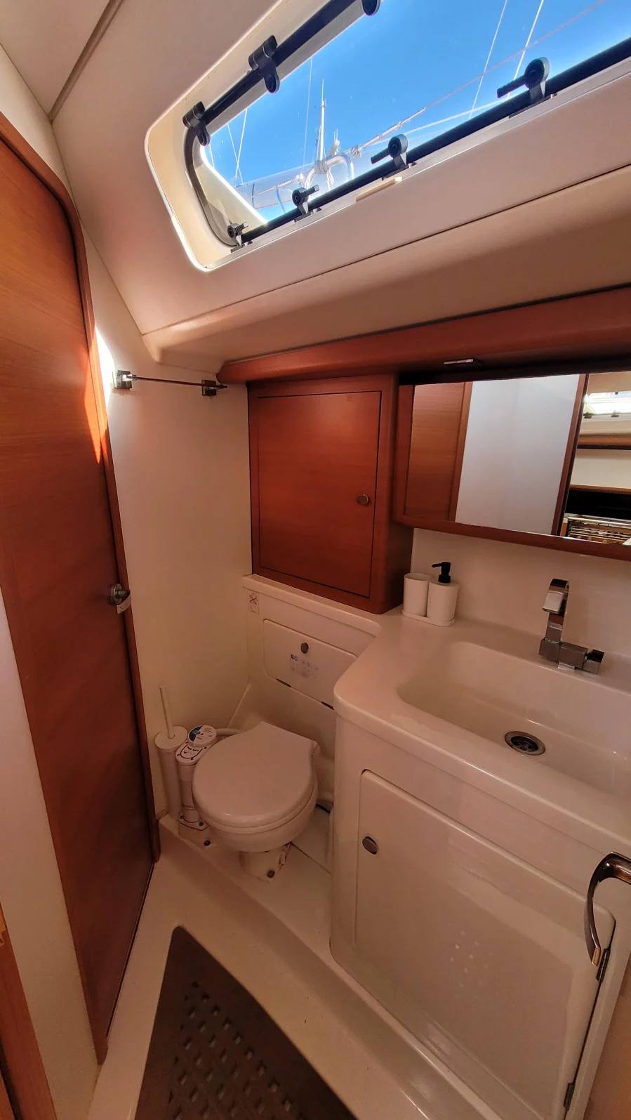 Italia Yachts 13.98 (Papillon)  - 2