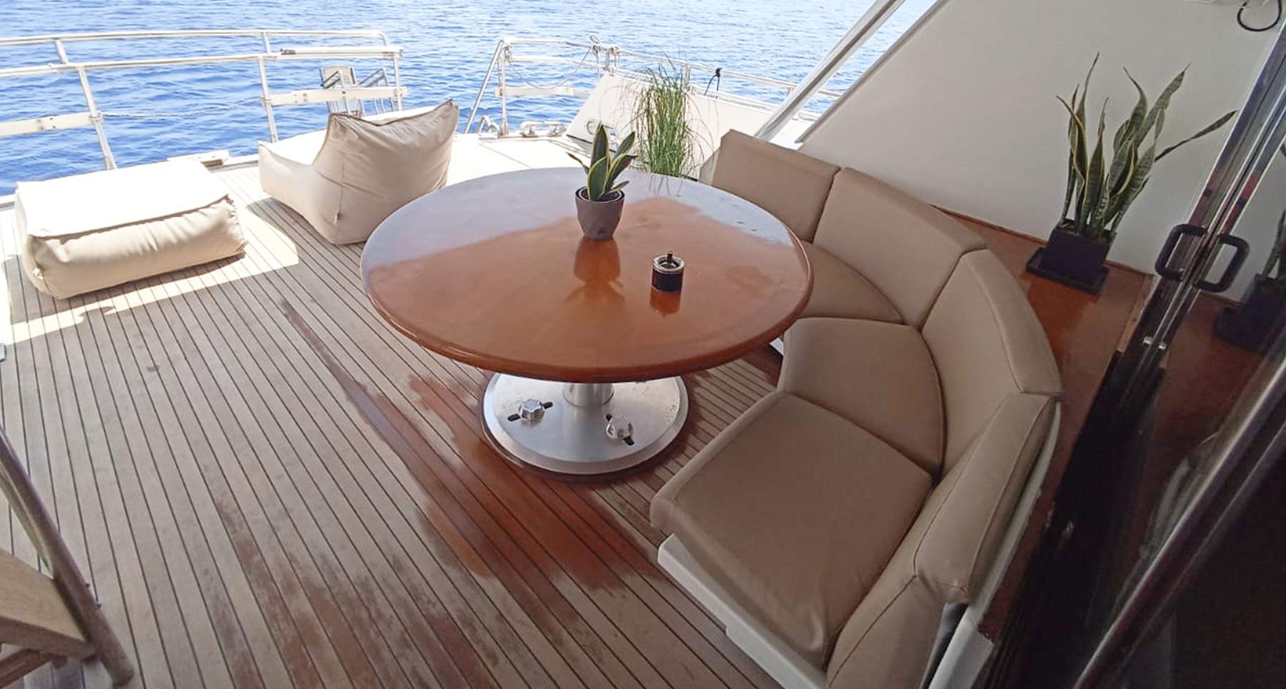 Photo #3 - Techomarin 95ft (Lady Mirto) en Mykonos - 17769
