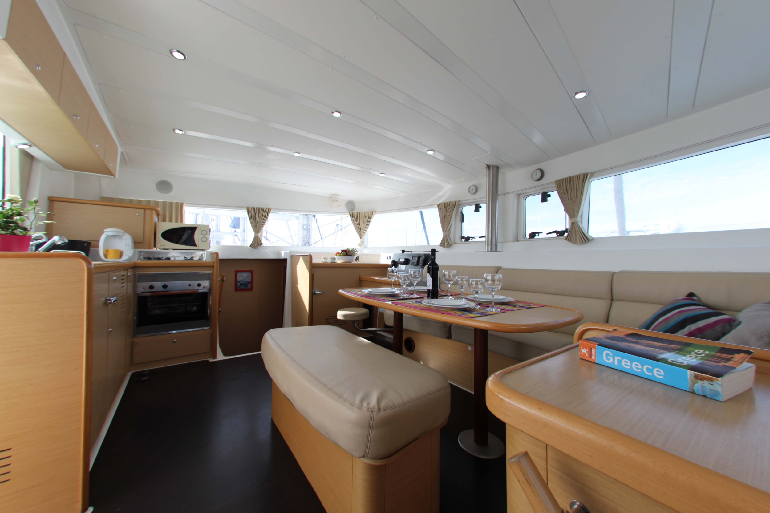 Photo #5 - Lagoon 420 (Fantasy - ( - - Refit 2021)) in Athen - 13673