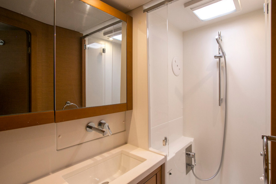 Photo #8 - Lagoon 450 (Baccarat - ( - - Refit 2021)) in Athens - 17272