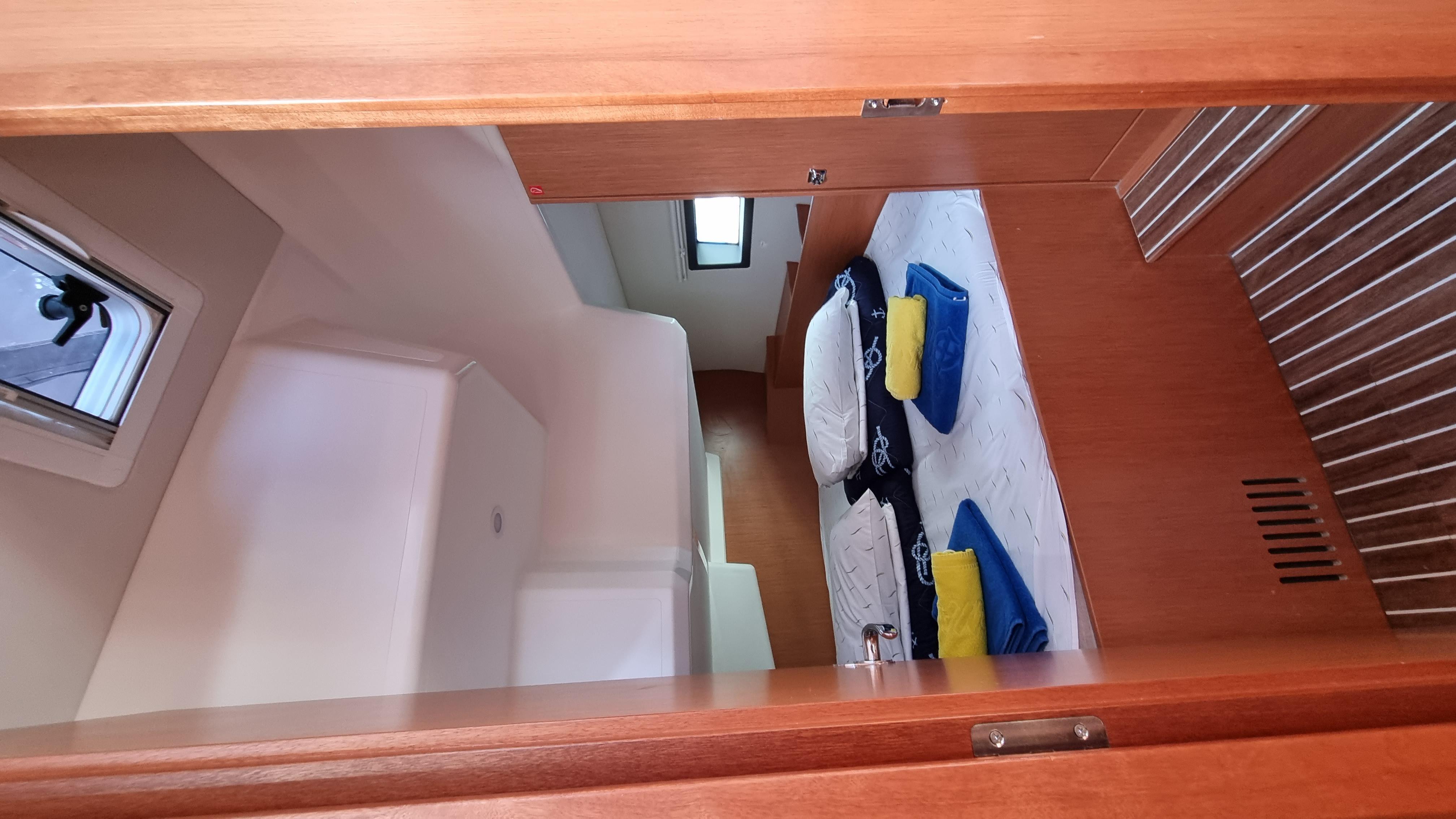 Photo #8 - Bavaria C42 (Quick Point) in Trogir - 15624
