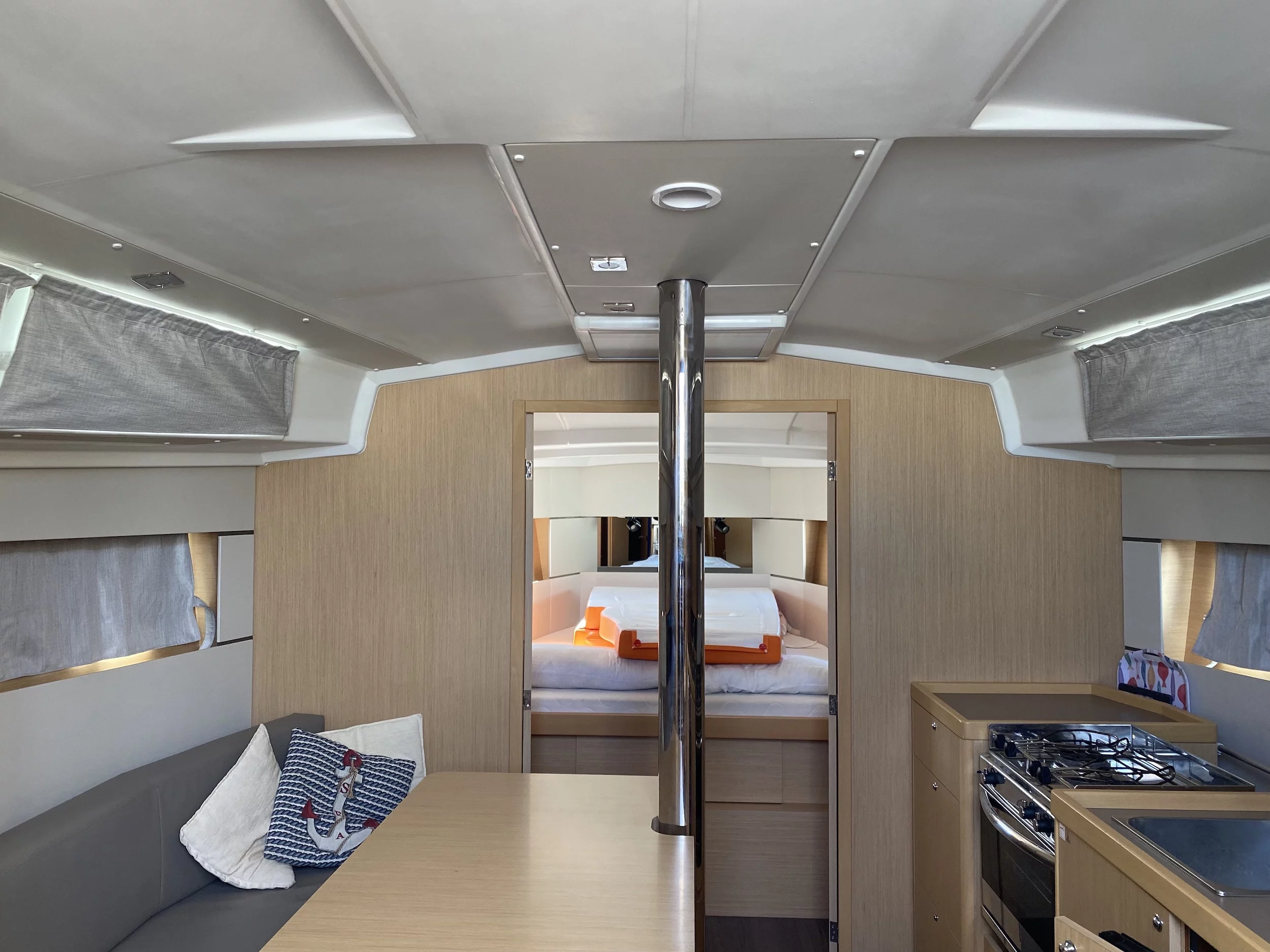 Oceanis 38.1 (Lampo)  - 12