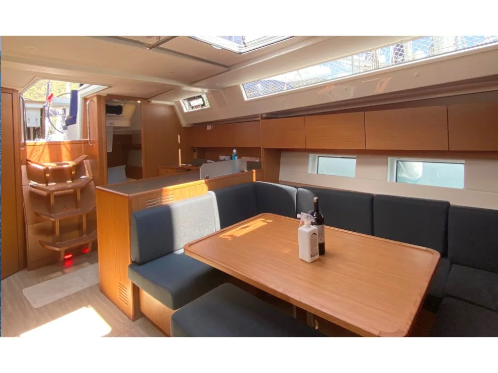 Bavaria C45 (Allegro) Interior image - 3