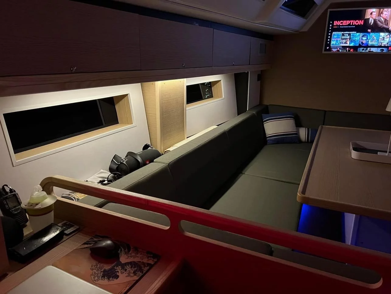 D&D Kufner 54 (Aurora Blu) interior - 8