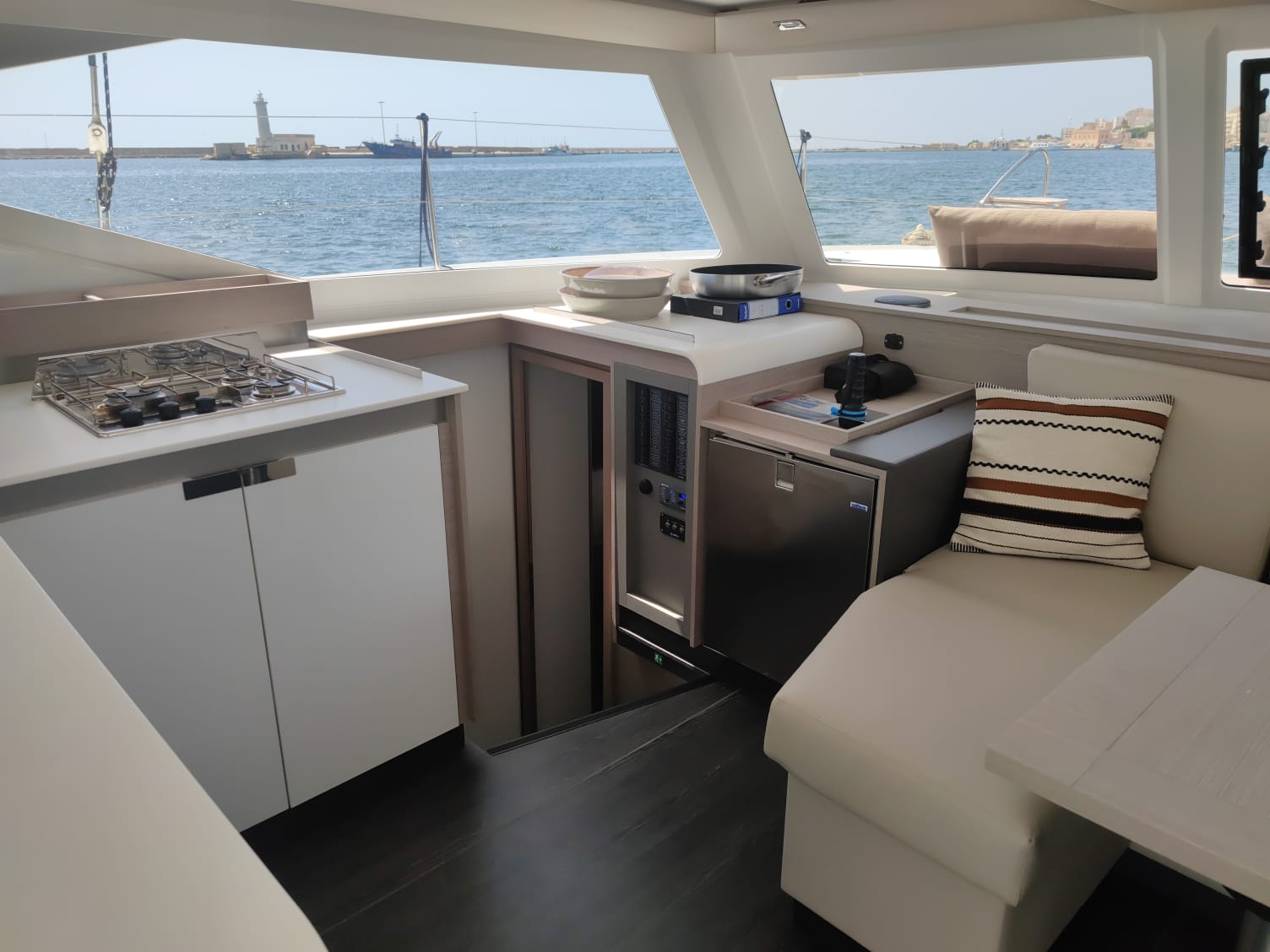 Photo #12 - Fountaine Pajot Isla 40 (Wm-Ac in dinette-Gen-Sol.Pan) (Isla) in Castellamare del Golfo - 16320