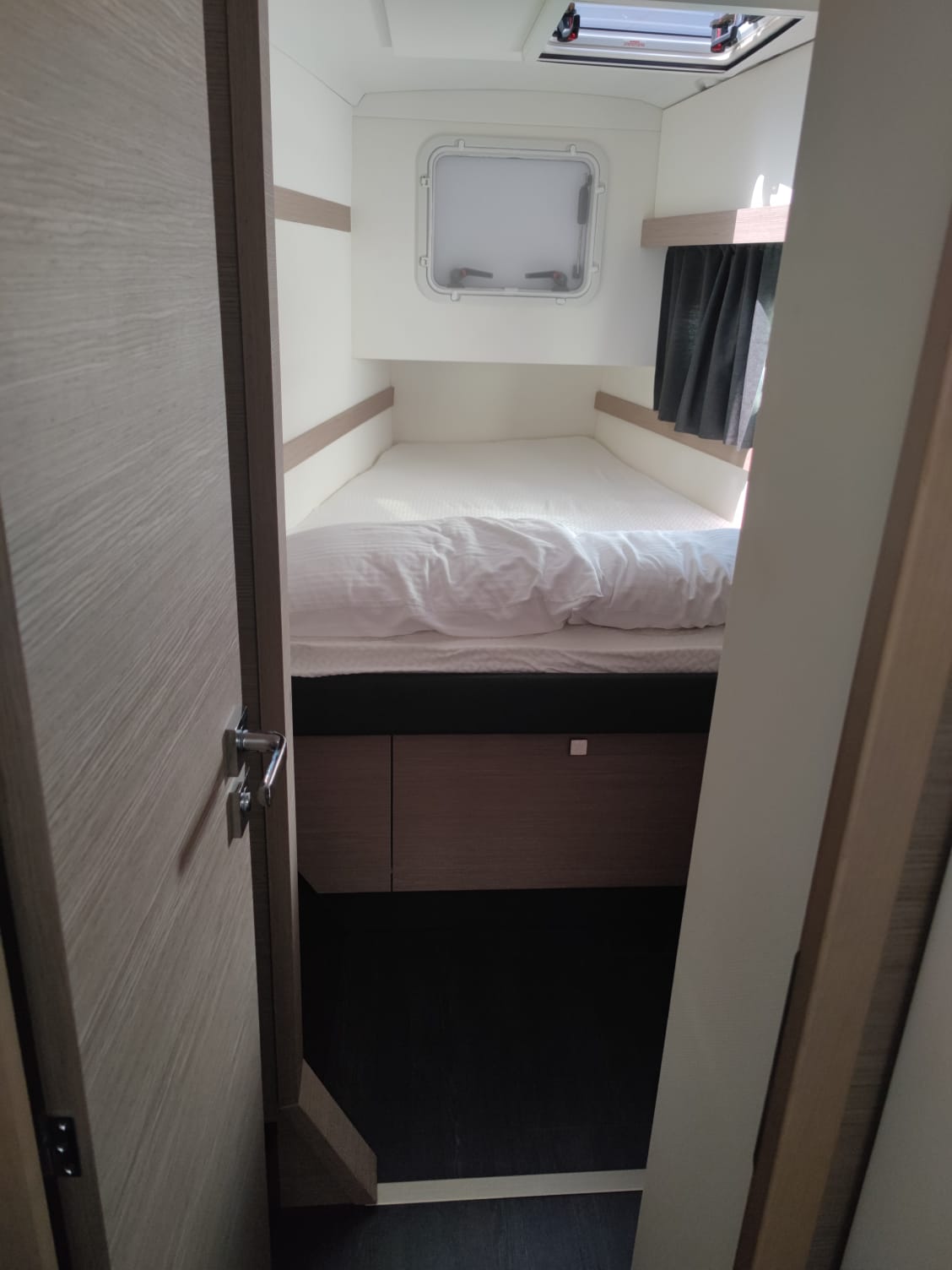 Photo #9 - Fountaine Pajot Isla 40 (Wm-Ac in dinette-Gen-Sol.Pan) (Isla) in Castellamare del Golfo - 16320