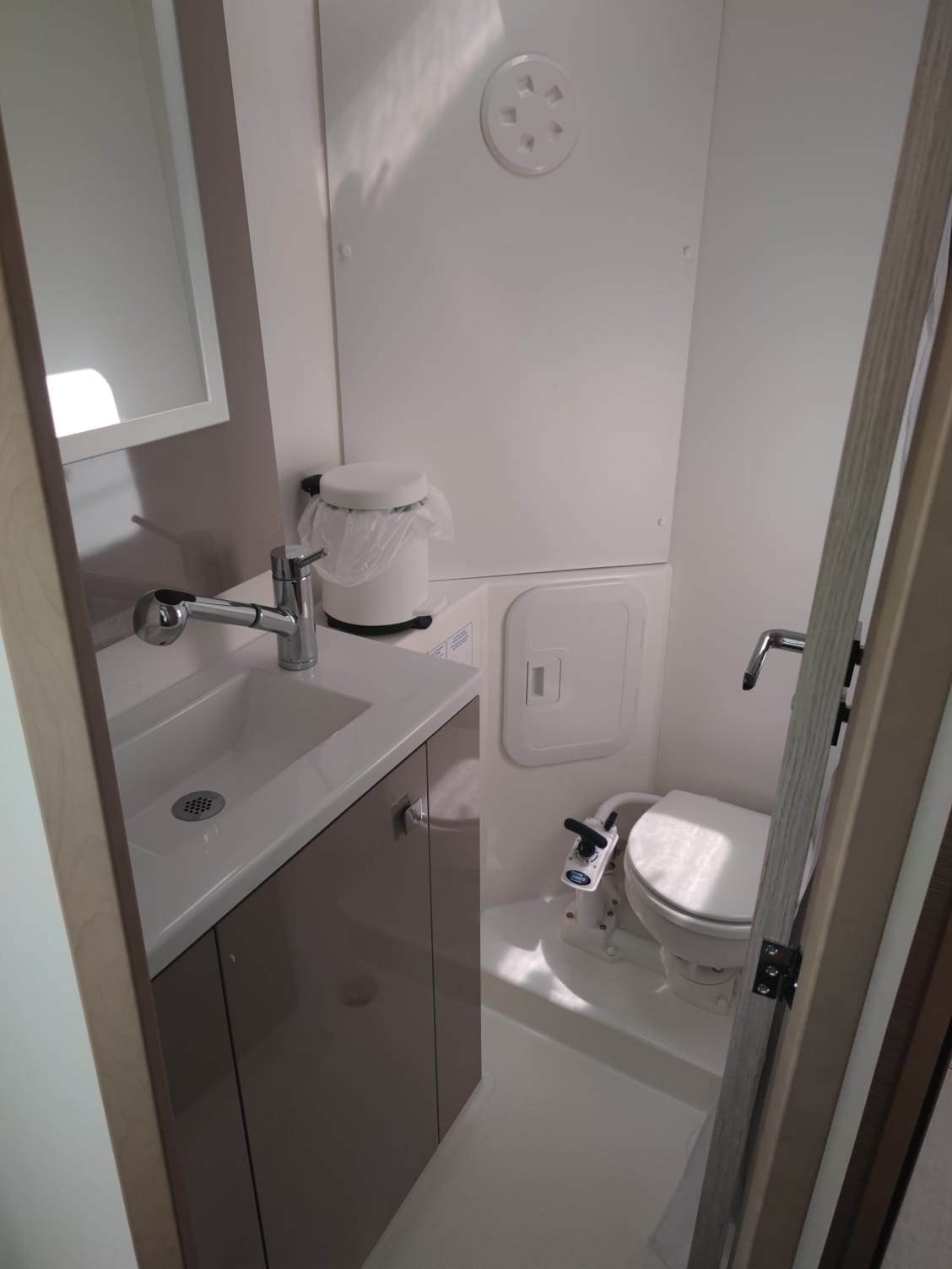 Photo #26 - Fountaine Pajot Isla 40 (Wm-Ac in dinette-Gen-Sol.Pan) (Isla) in Castellamare del Golfo - 16320