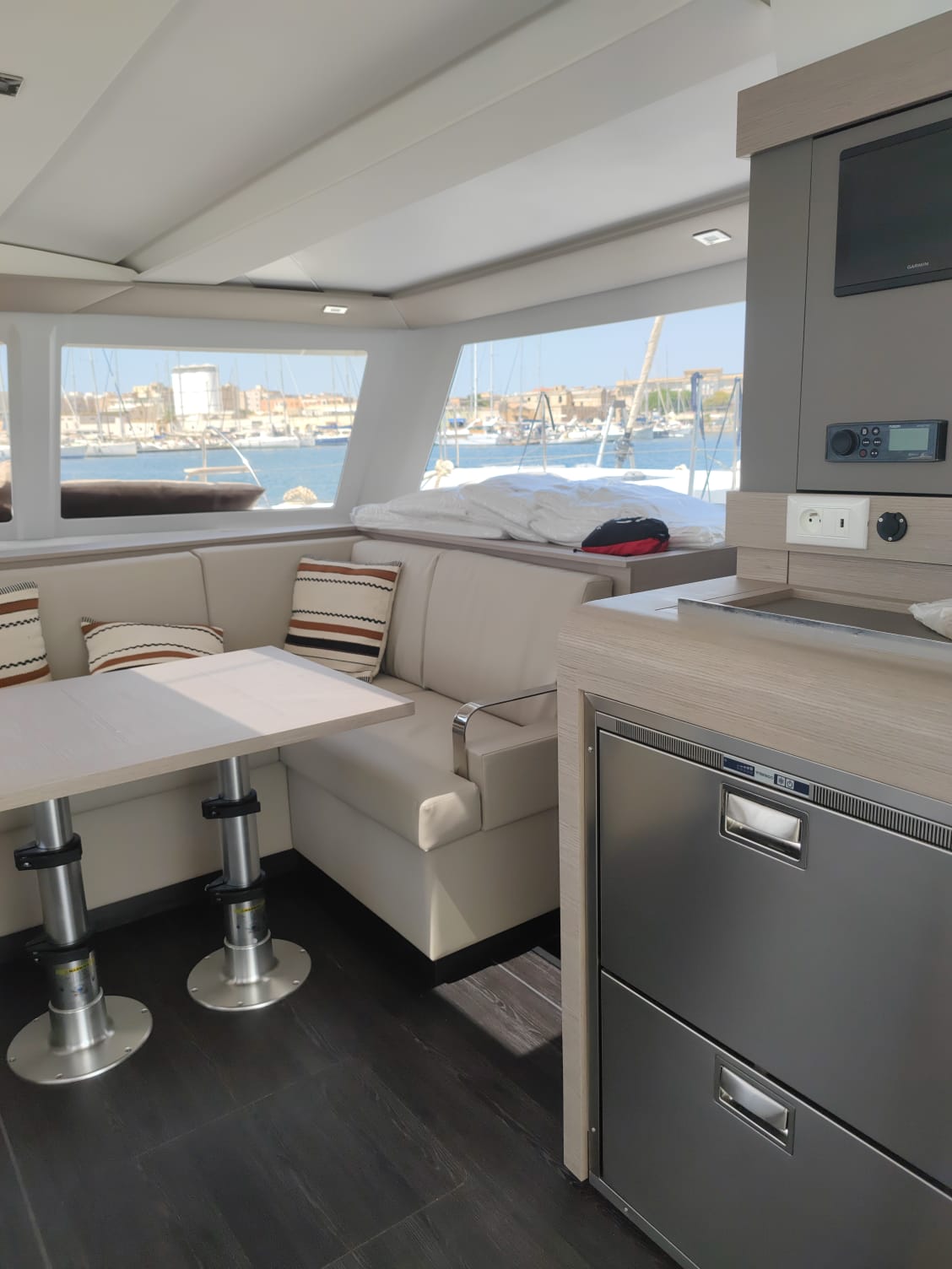 Photo #14 - Fountaine Pajot Isla 40 (Wm-Ac in dinette-Gen-Sol.Pan) (Isla) in Castellamare del Golfo - 16320