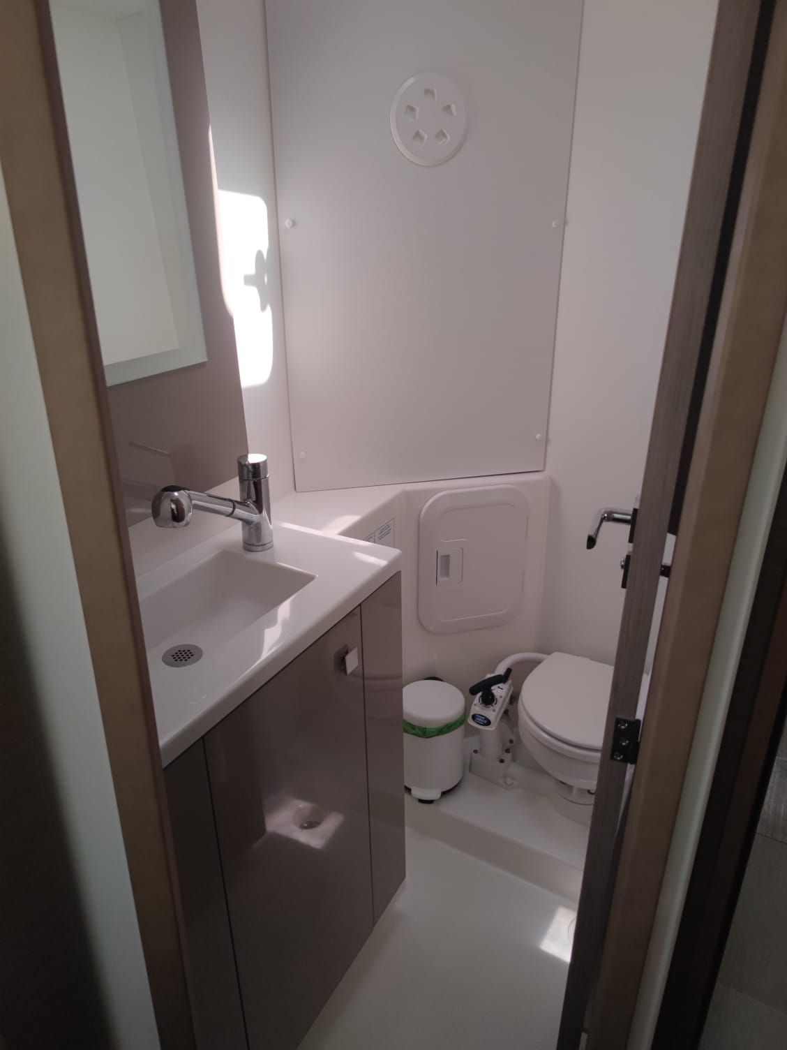 Photo #11 - Fountaine Pajot Isla 40 (Wm-Ac in dinette-Gen-Sol.Pan) (Isla) in Castellamare del Golfo - 16320