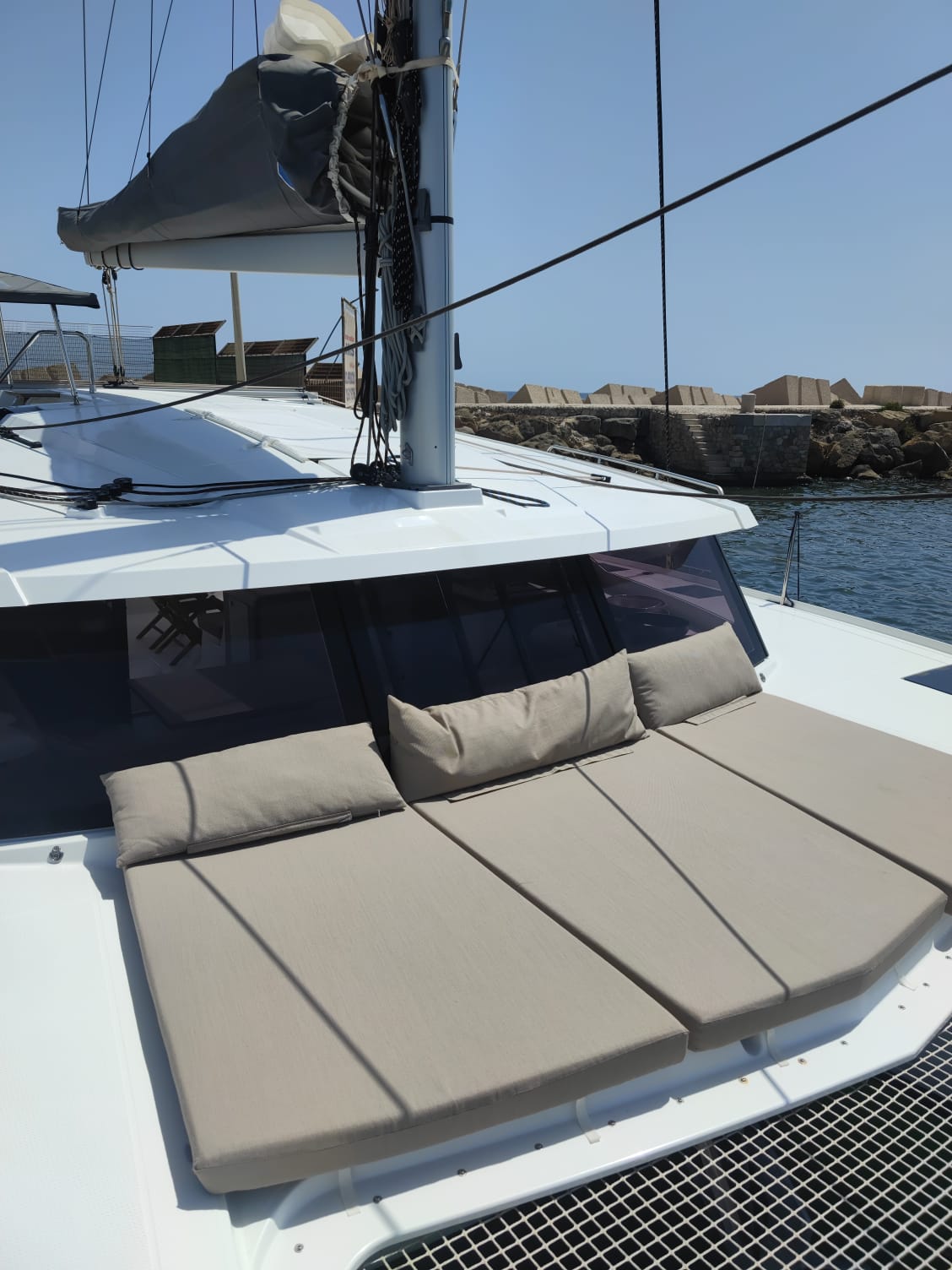 Photo #29 - Fountaine Pajot Isla 40 (Wm-Ac in dinette-Gen-Sol.Pan) (Isla) in Castellamare del Golfo - 16320