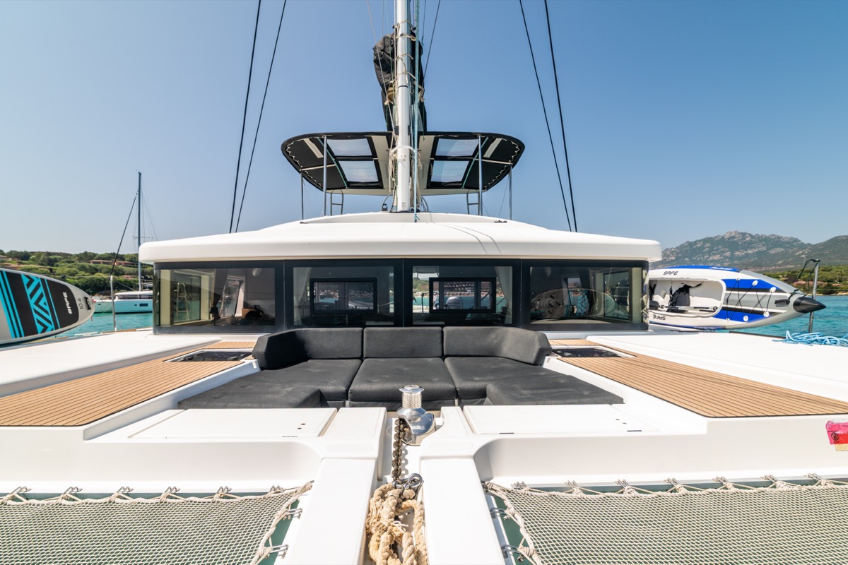Photo #6 - Lagoon 52F (5 cab) (Big Mama (AC, WM, , Inverter, Tender Lift)) en Portisco - 8541