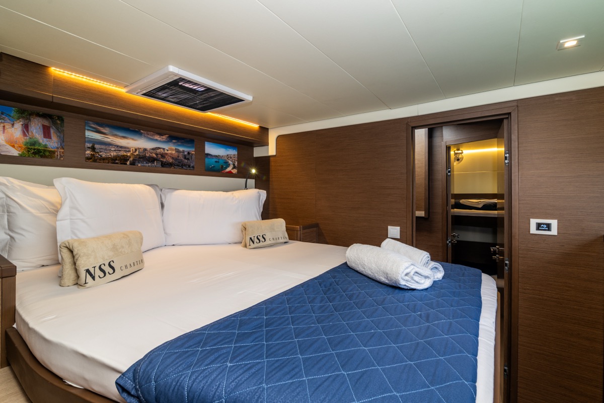 Photo #53 - Lagoon 52F (5 cab) (Big Mama (AC, WM, , Inverter, Tender Lift)) en Portisco - 8541