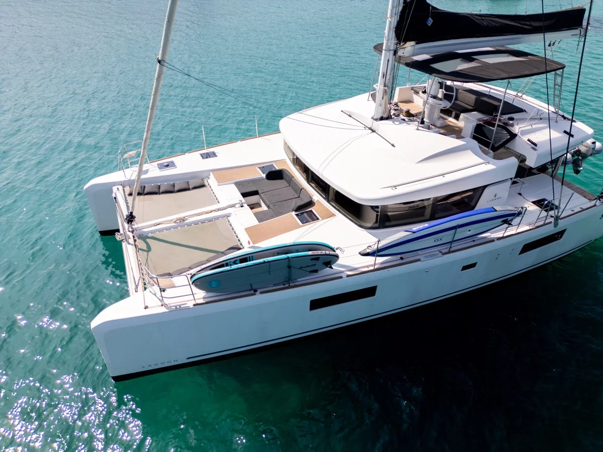 Lagoon 52F (5 cab) (Big Mama (AC, WM, , Inverter, Tender Lift))  - 60