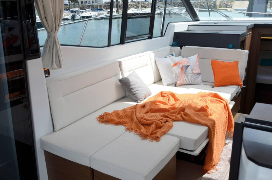Photo #9 - Jeanneau NC 37 (Aurora) in S. Agata di Militello - 17964