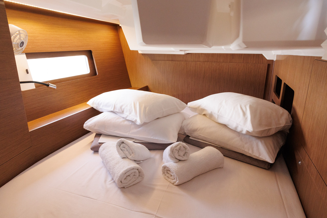 Photo #3 - Oceanis 46.1 (Solon) in Athen - 17015