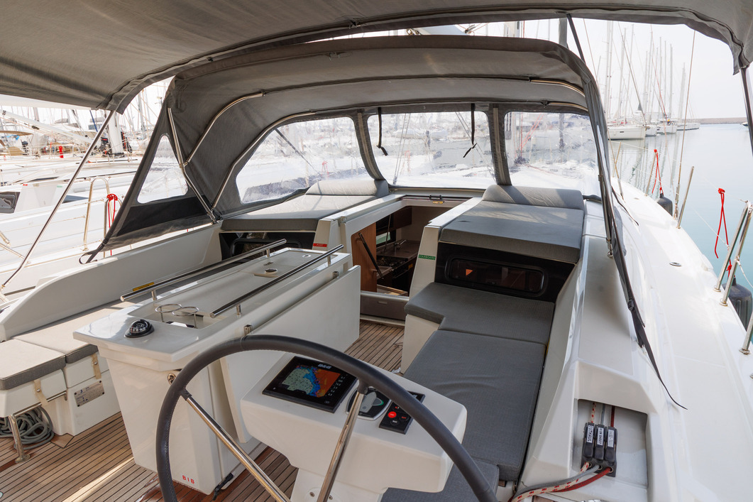 Photo #8 - Oceanis 46.1 (Solon) in Athen - 17015