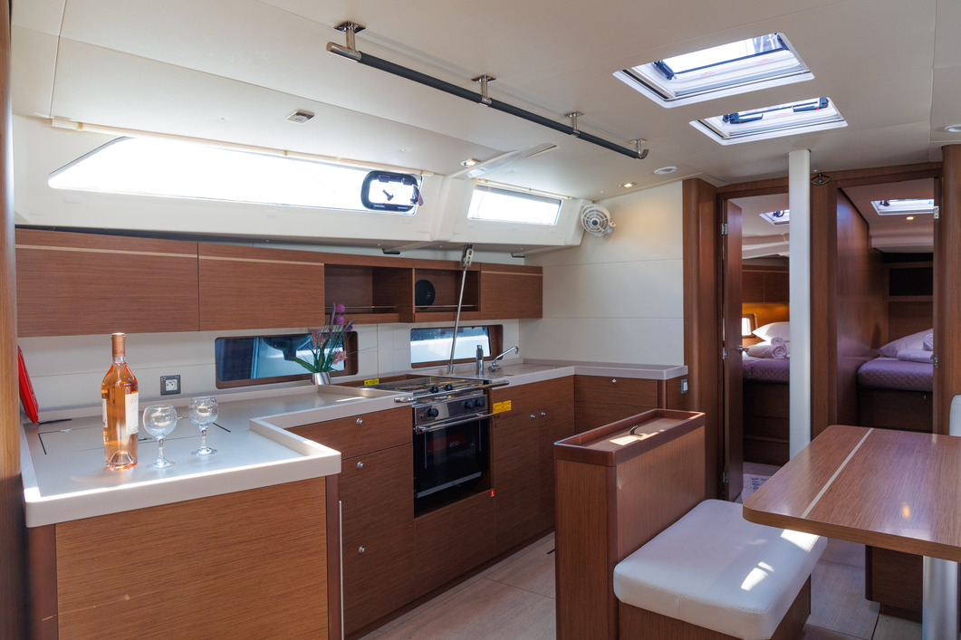 Photo #5 - Oceanis 46.1 (Solon) in Athen - 17015