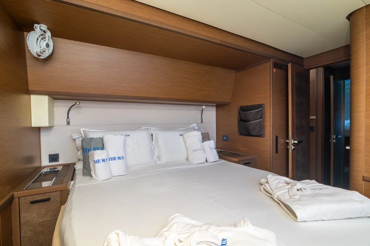 Lagoon 620 (10+3) (The Sun (refit 2025))  - 75