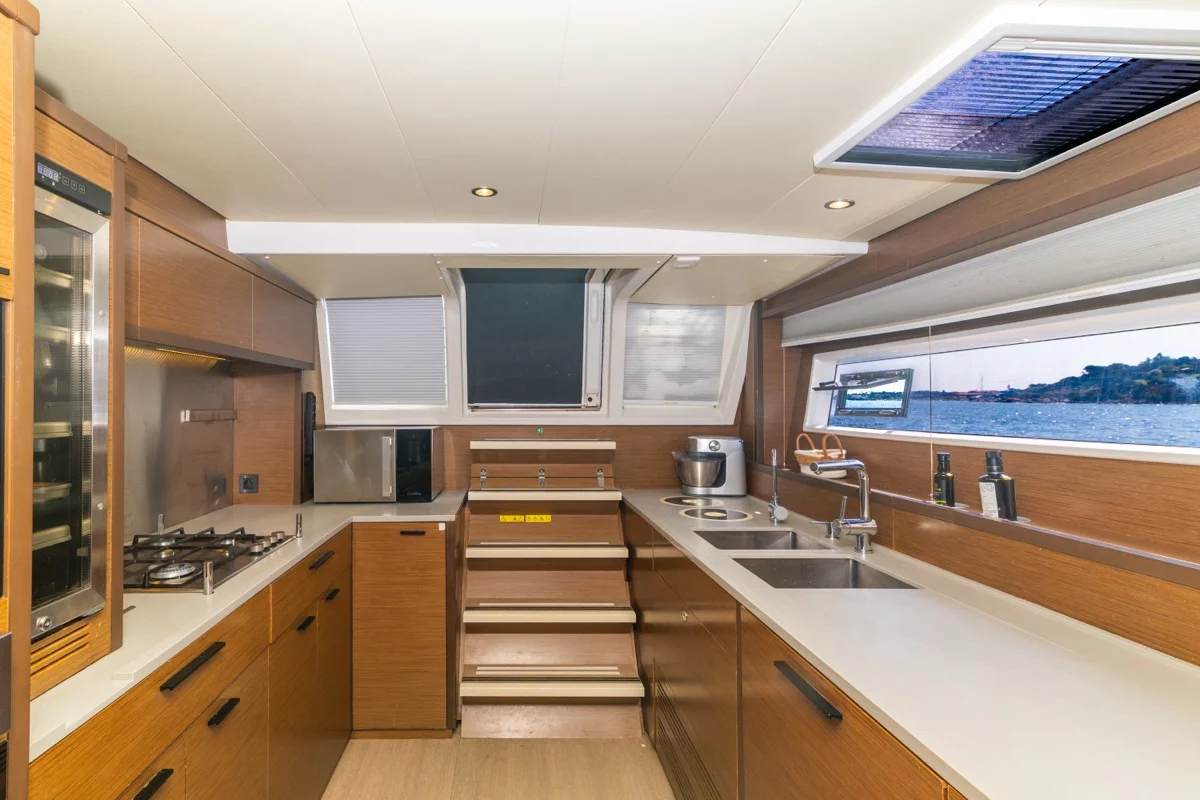 Lagoon 620 (10+3) (The Sun (refit 2025))  - 10