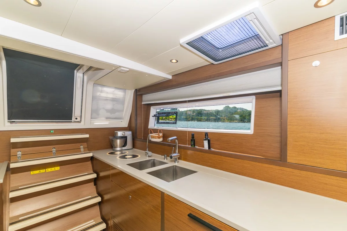 Lagoon 620 (10+3) (The Sun (refit 2025))  - 23
