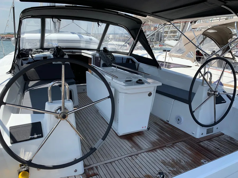 Photo #7 - Oceanis 40.1 (Avra) in Volos - 17977