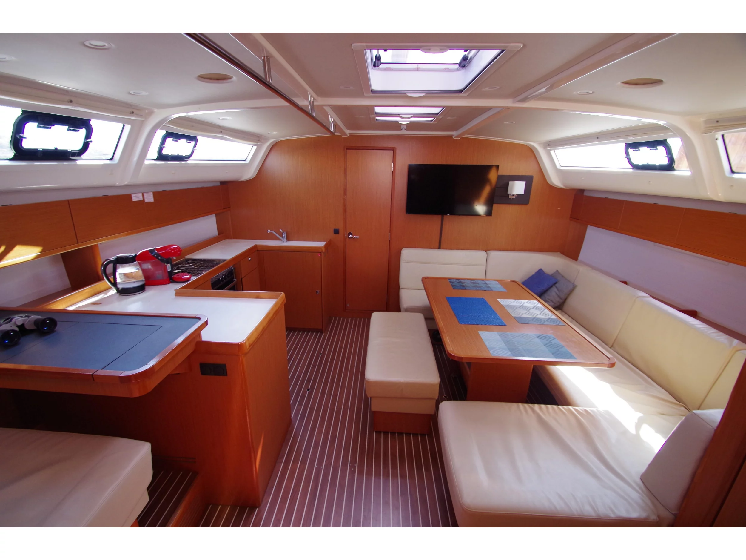 Bavaria 51 Cruiser (Papaya) Interior image - 8