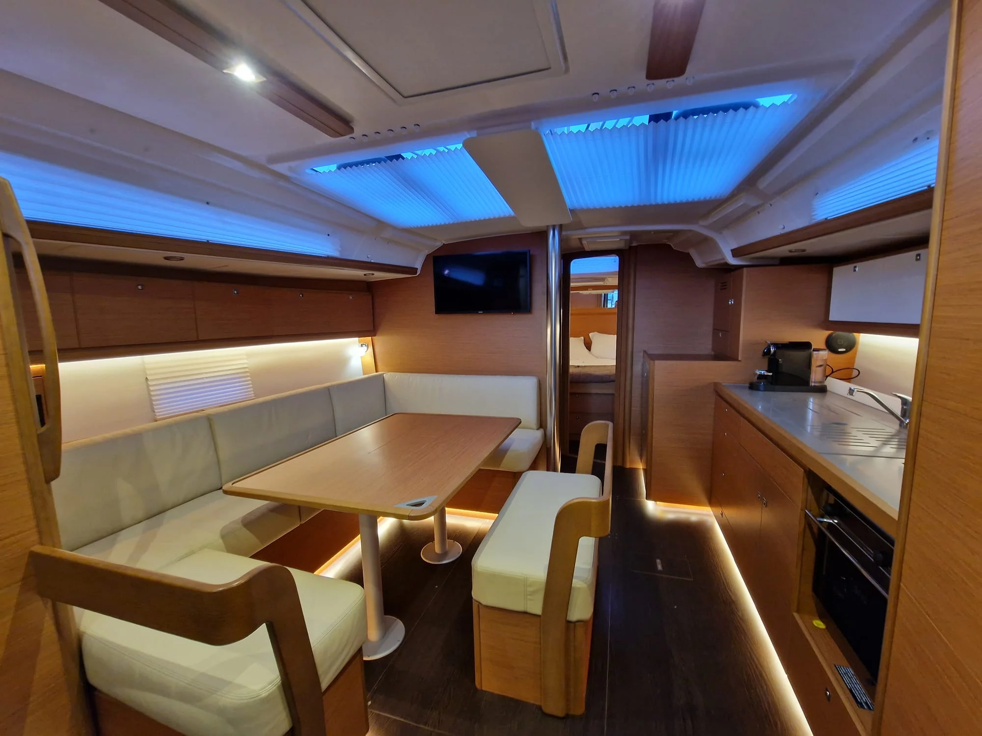 Dufour 430 (SELENE) Interior image - 1