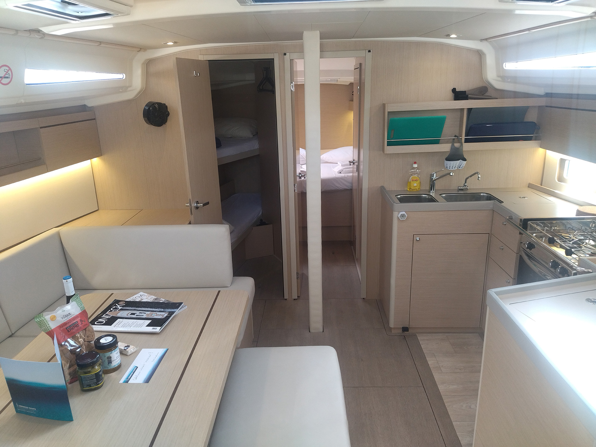 Photo #4 - Oceanis 40.1 (MAGNUM) in Atene - 14359