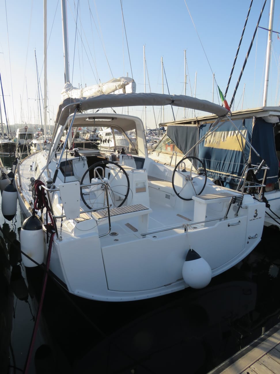 Photo #2 - Oceanis 38 (Lina) en Procida - 14645