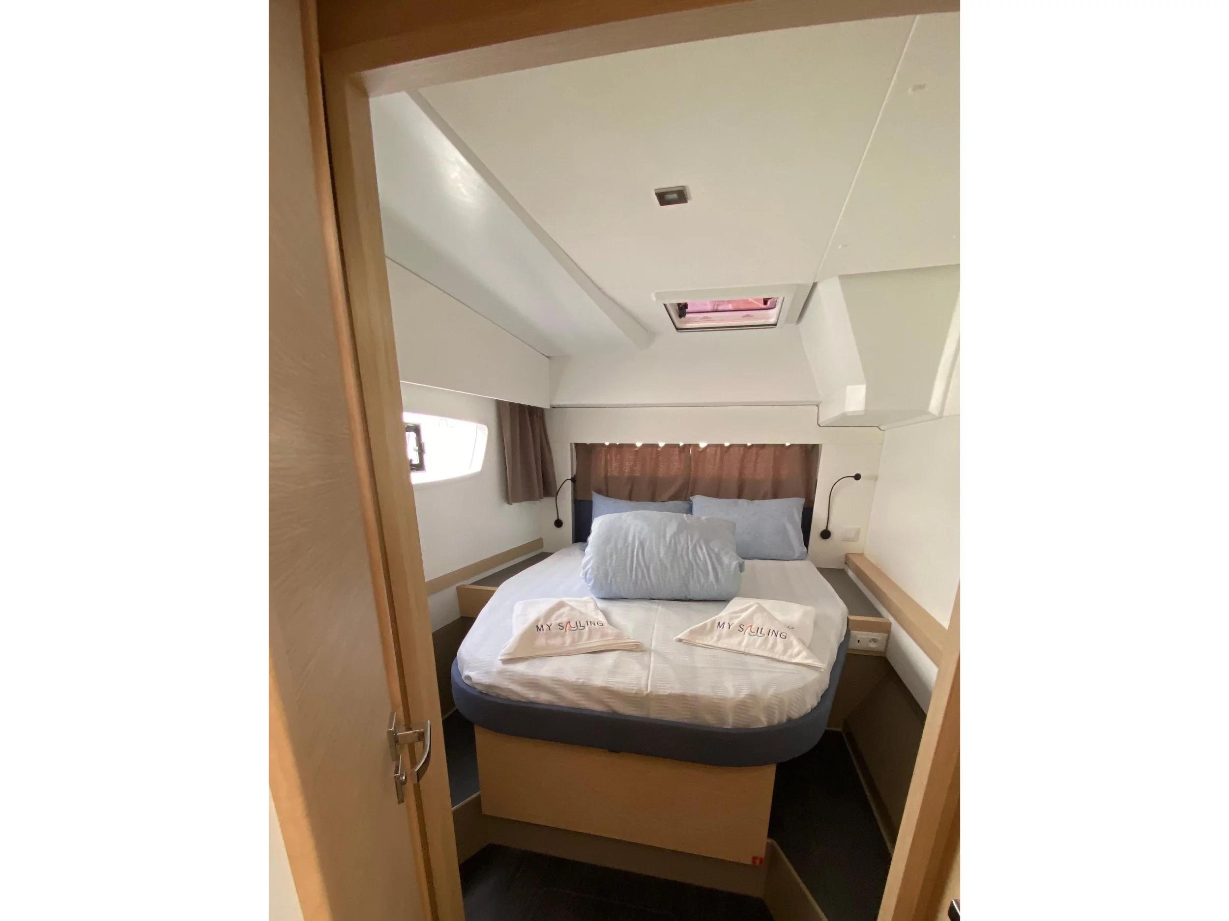 Fountaine Pajot Astréa 42 (Sirius 1) Main image - 0