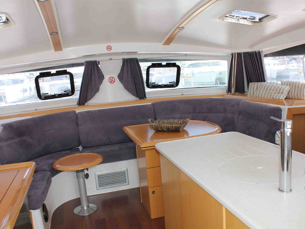 Photo #7 - Nautitech 441 (Starlight) in Atene - 18111