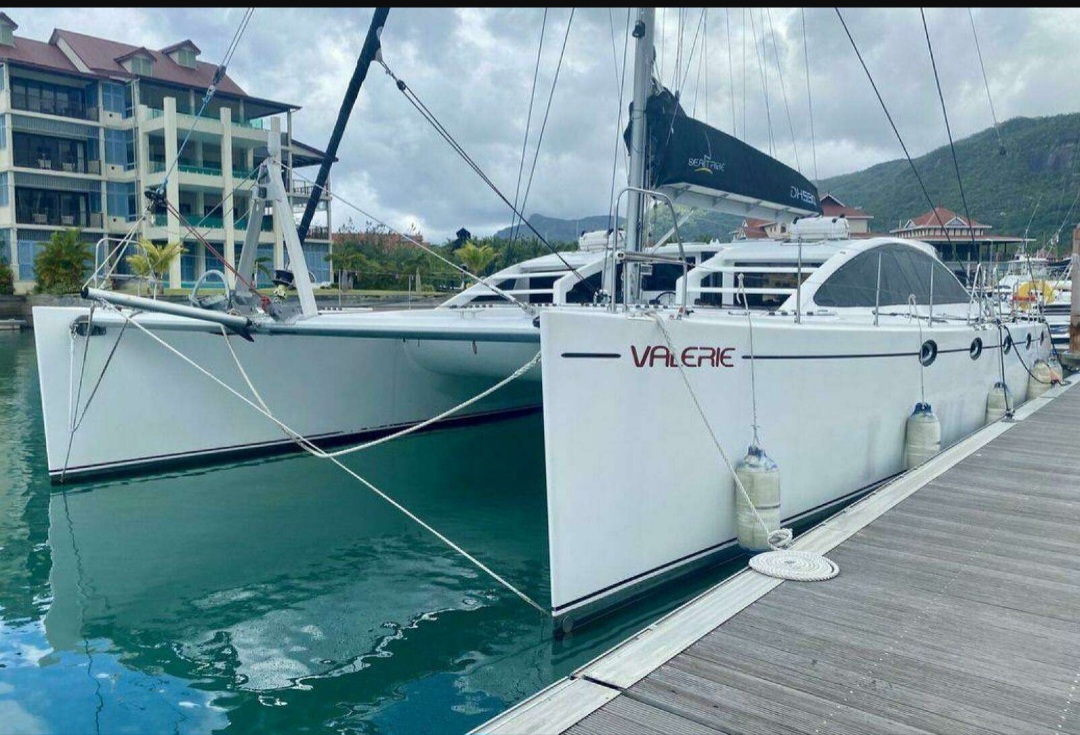 Photo #3 - DH 550 (Valerie) in Mahe - 61282
