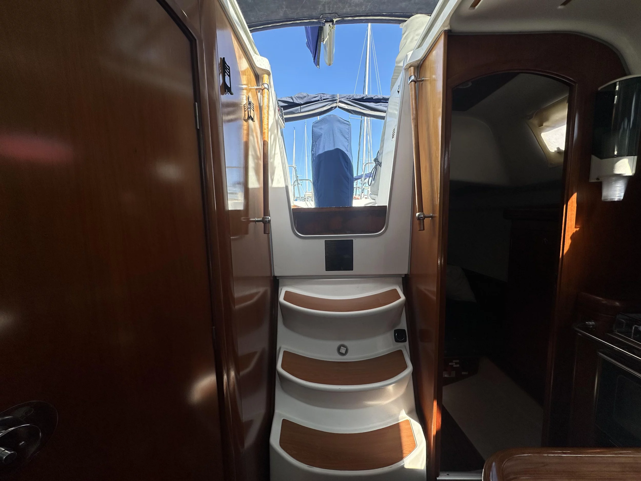 Oceanis 323 Clipper (Cassiopea)  - 10