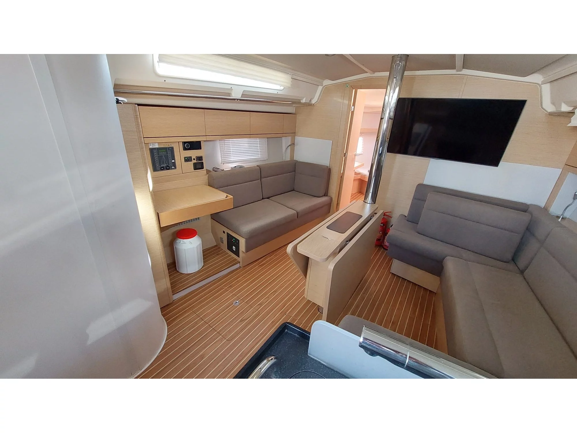 Hanse 418 (Seatherapy) Interior image - 2