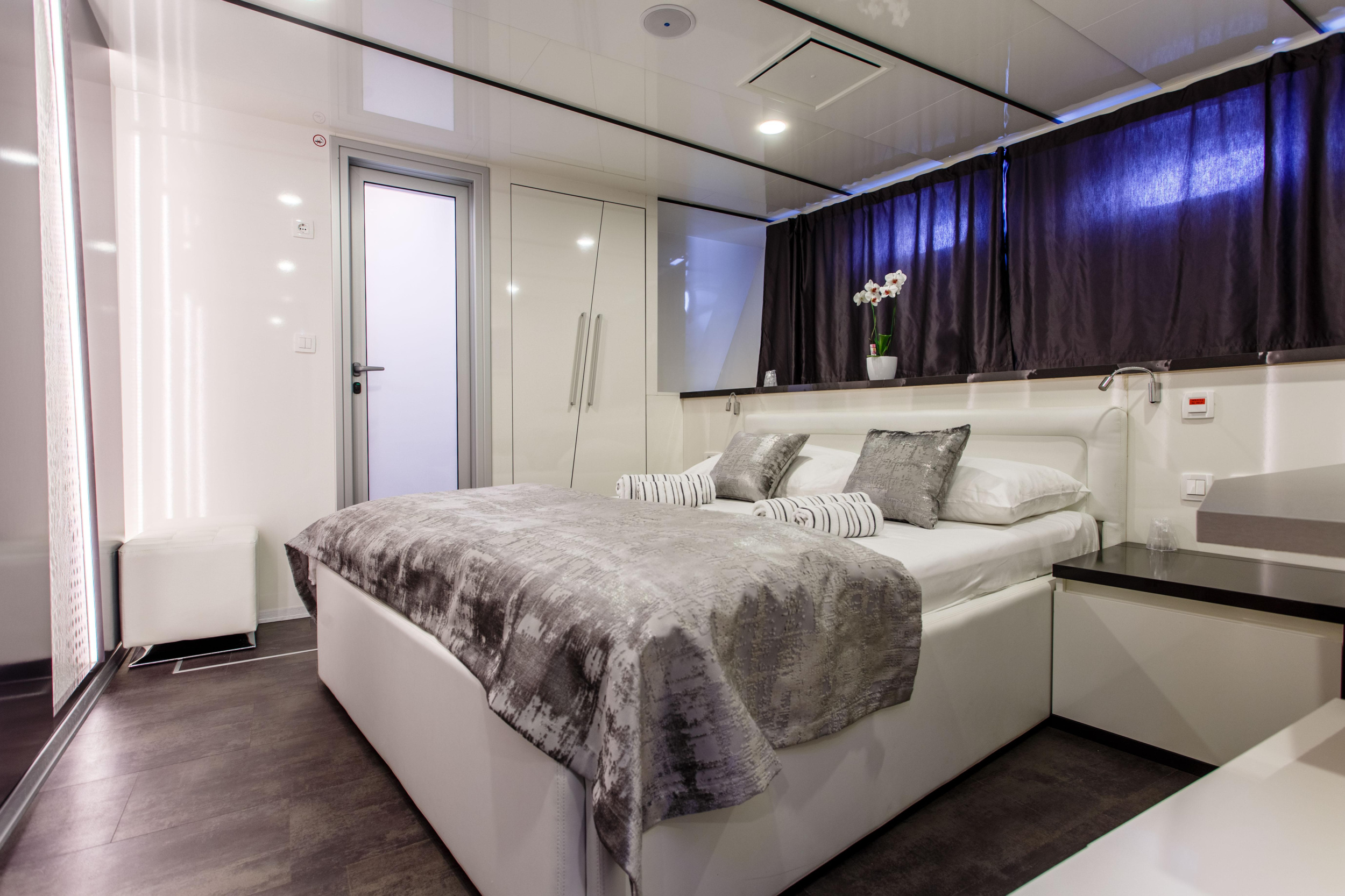 Photo #13 - Luxury Motor Yacht (Ban) in Split - 16194