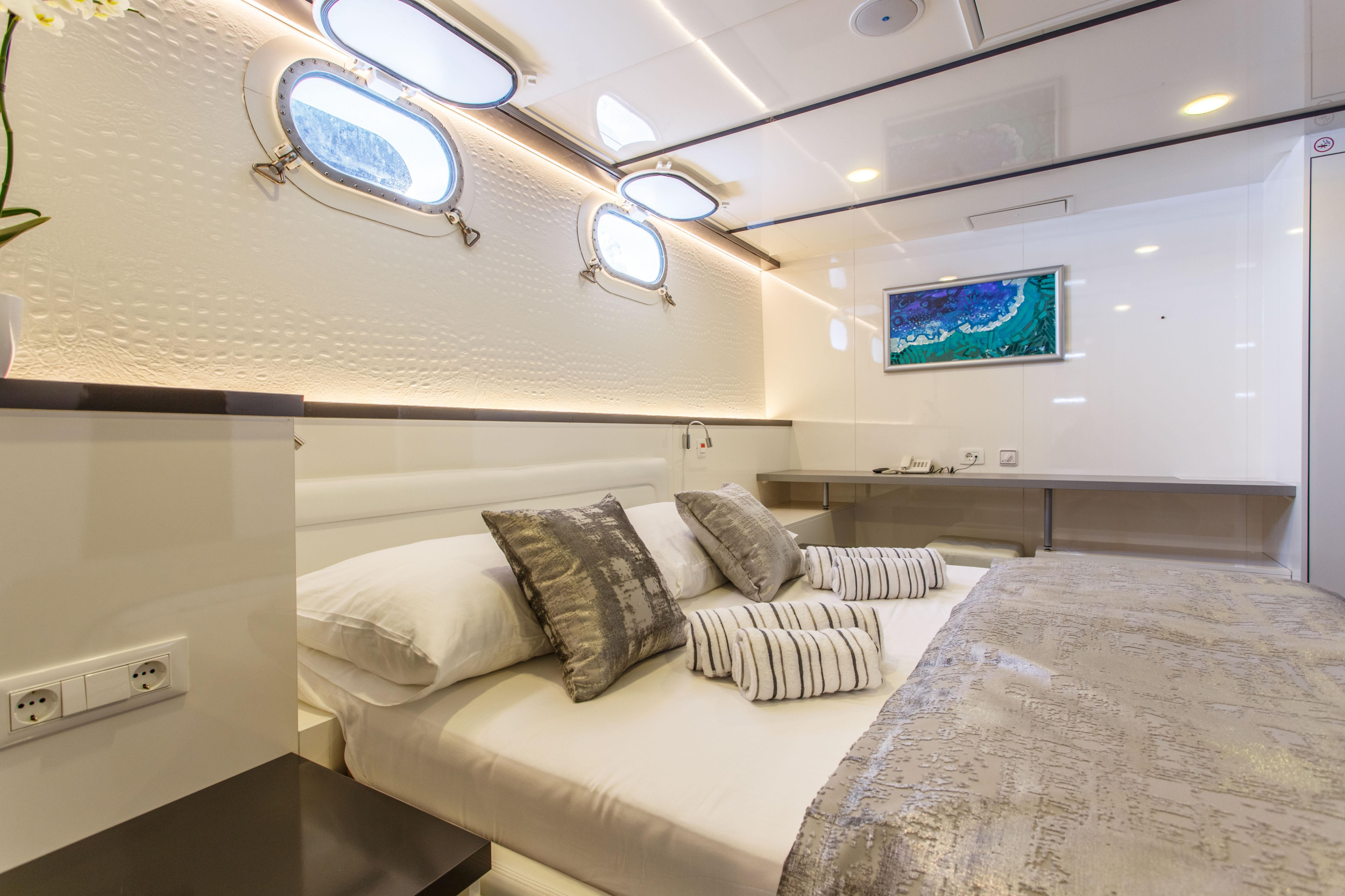Photo #12 - Luxury Motor Yacht (Ban) in Split - 16194