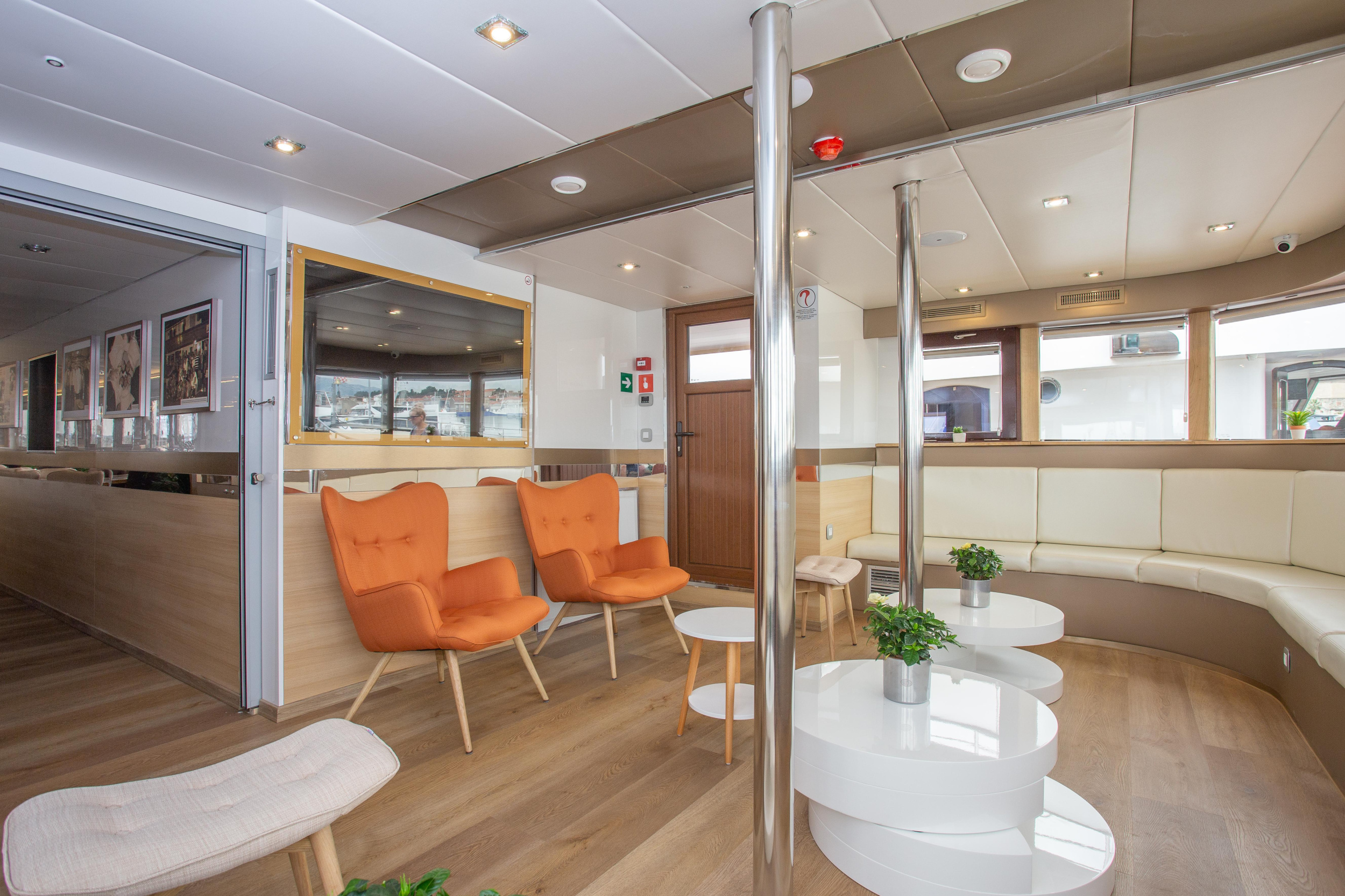 Photo #8 - Luxury Motor Yacht (Swallow) en Split - 18164