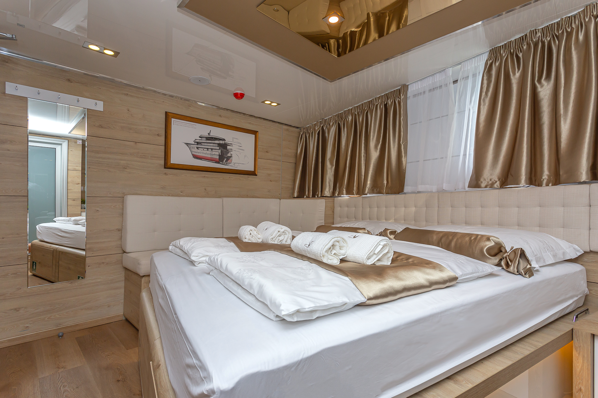 Photo #11 - Luxury Motor Yacht (Swallow) en Split - 18164
